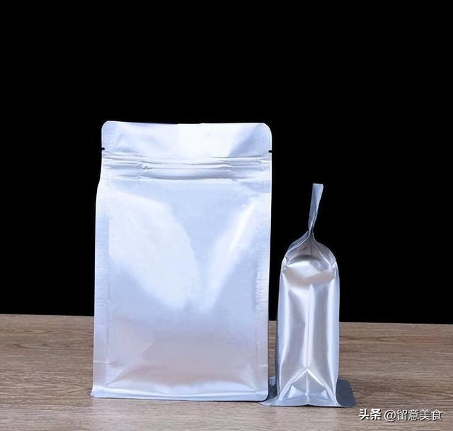 开云 开云体育常用冰箱存茶？难怪茶香消失保存茶叶方法要知道别浪费了好茶(图4)