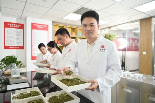 开云APP 开云体育杭为茶都 匠为茶魂—艺福堂茶业李晓军产业的发展提供新思路(图8)