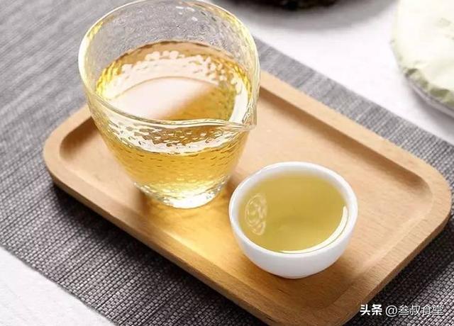 泡茶用“沸水”还是“温水”更好喝？老茶客：要视茶叶特性而开云体育 开云官网定(图2)