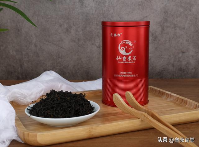 泡茶用“沸水”还是“温水”更好喝？老茶客：要视茶叶特性而开云体育 开云官网定(图6)